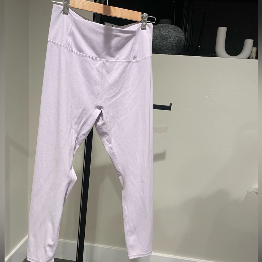 FREE PEOPLE MOVEMENT LAVANDER CROPPED LEGGINGS-L